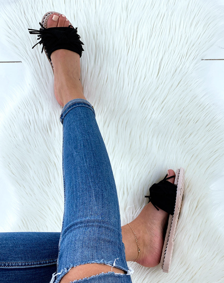 Mules noires style espadrilles à franges