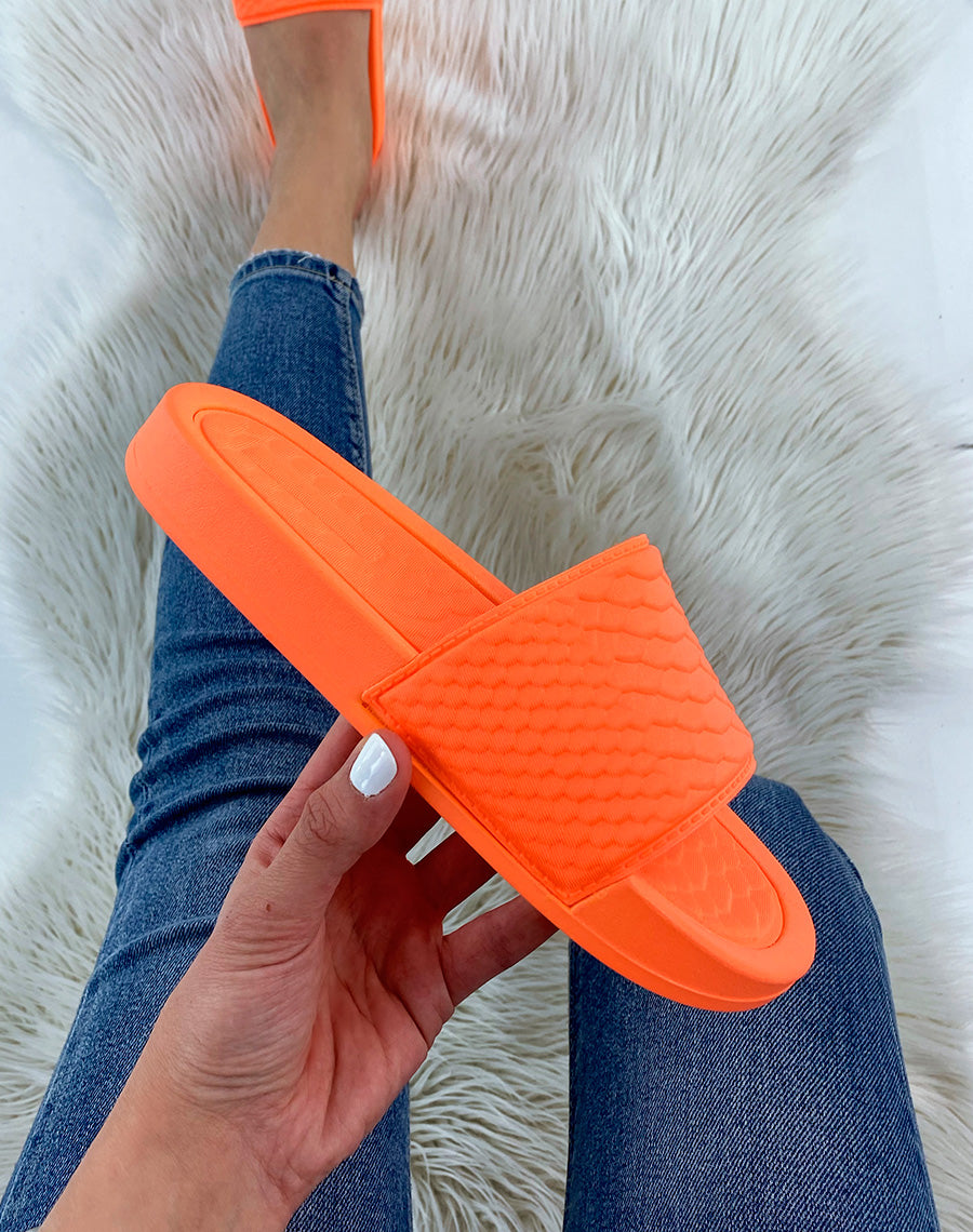 Mules orange fluo effet snake