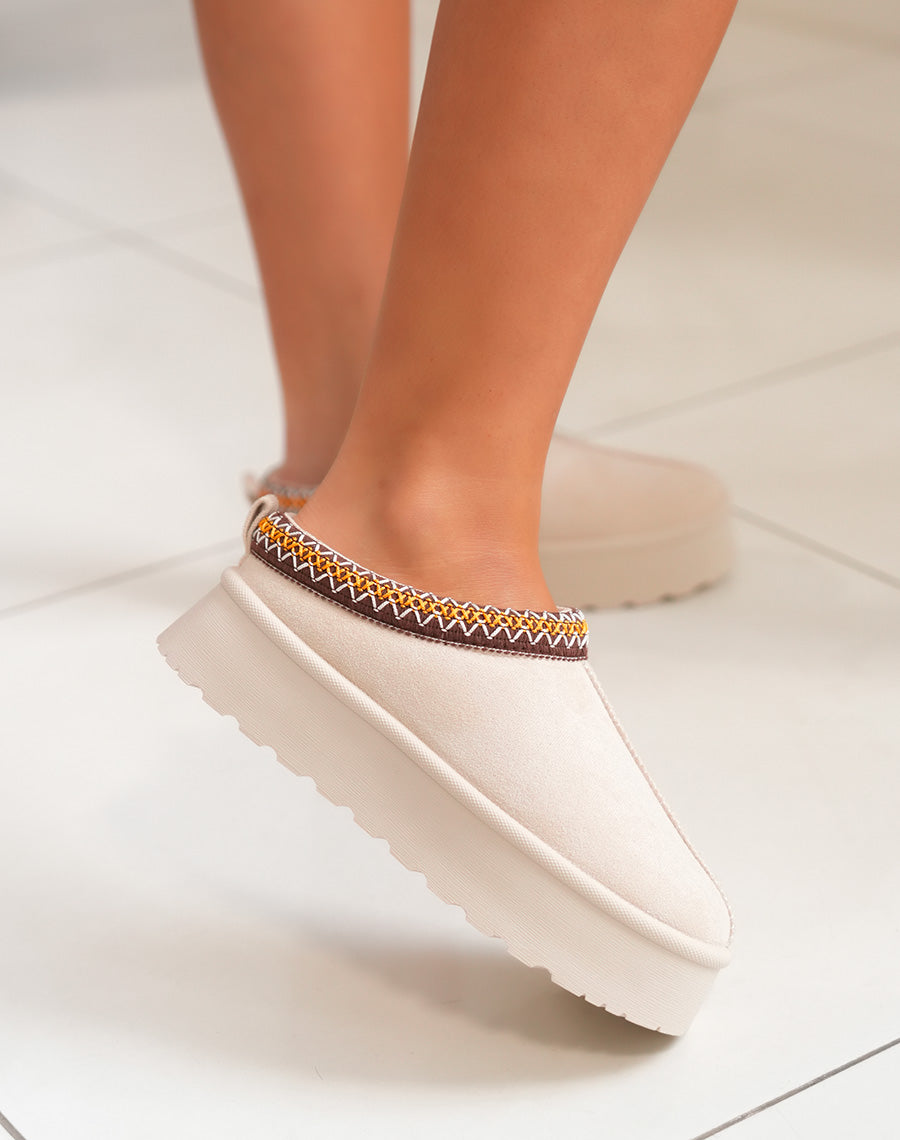 MULES ? PLATEFORME FOURR?ES ET ? D?TAILS BROD?S