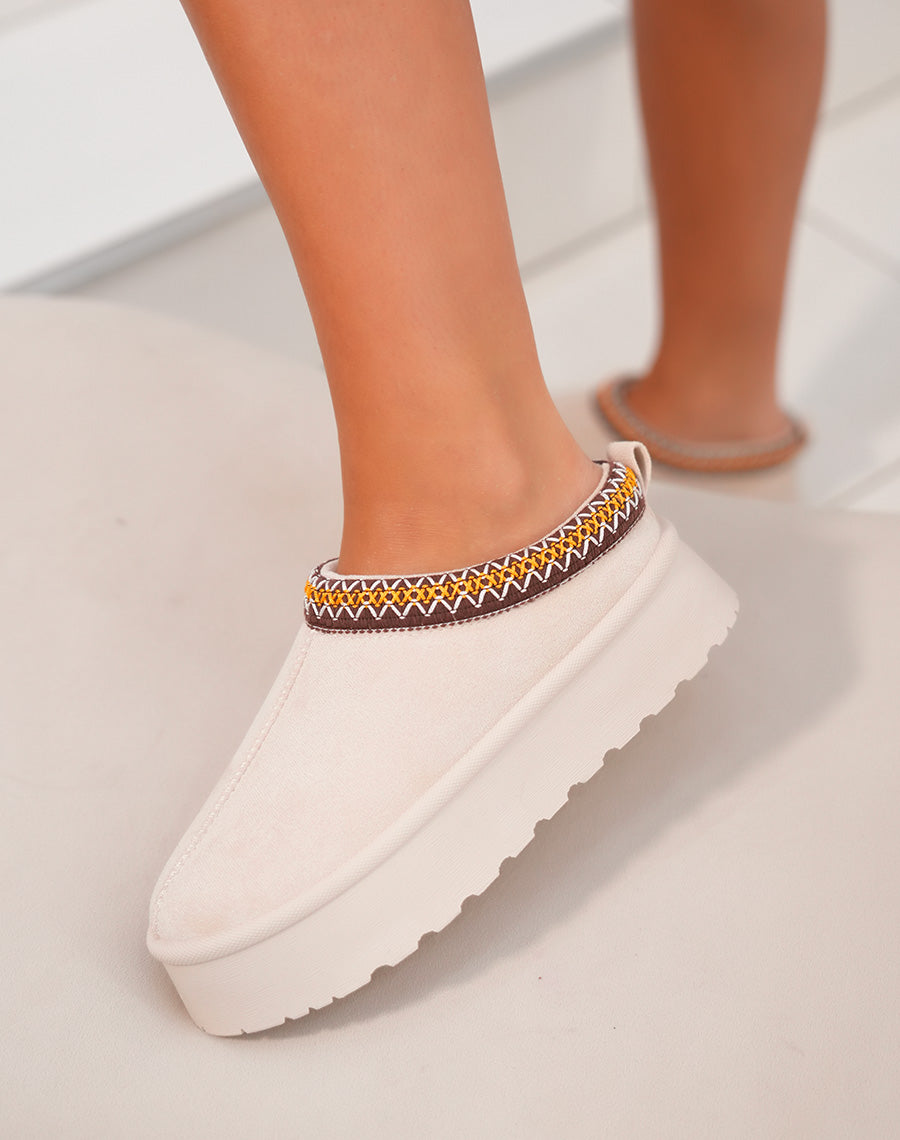 MULES ? PLATEFORME FOURR?ES ET ? D?TAILS BROD?S