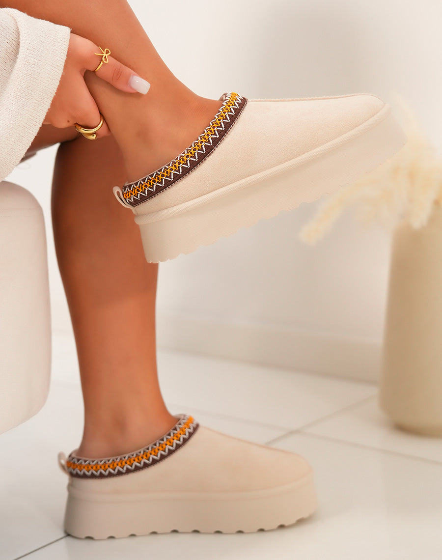 MULES ? PLATEFORME FOURR?ES ET ? D?TAILS BROD?S