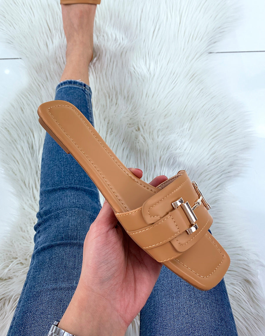 Mules plates camel à ornement doré