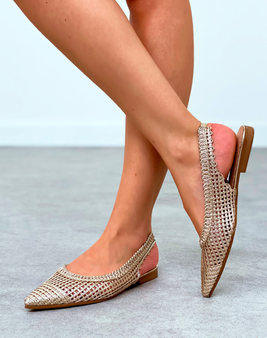 Mules plates dorée à tissus entrecroisés et bout pointu
