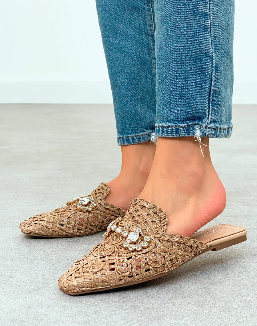 Mules Plates Femme Taupe en Corde avec Détails Bijoux – Fusion d'Artisanat et de Glamour