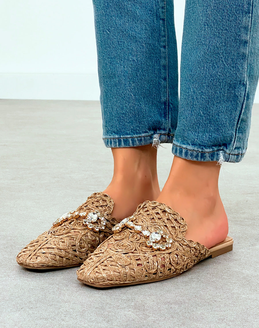 Mules Plates Femme Taupe en Corde avec Détails Bijoux – Fusion d'Artisanat et de Glamour