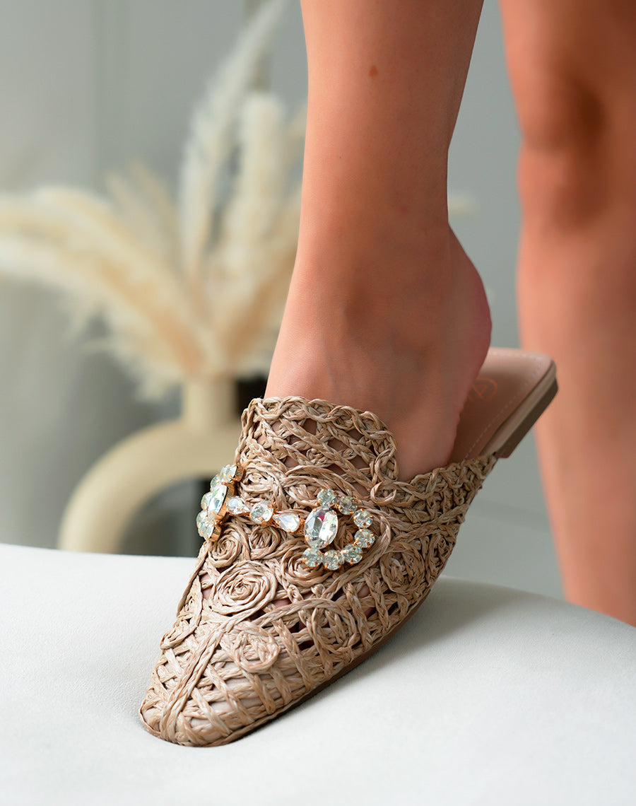 Mules Plates Femme Taupe en Corde avec Détails Bijoux – Fusion d'Artisanat et de Glamour