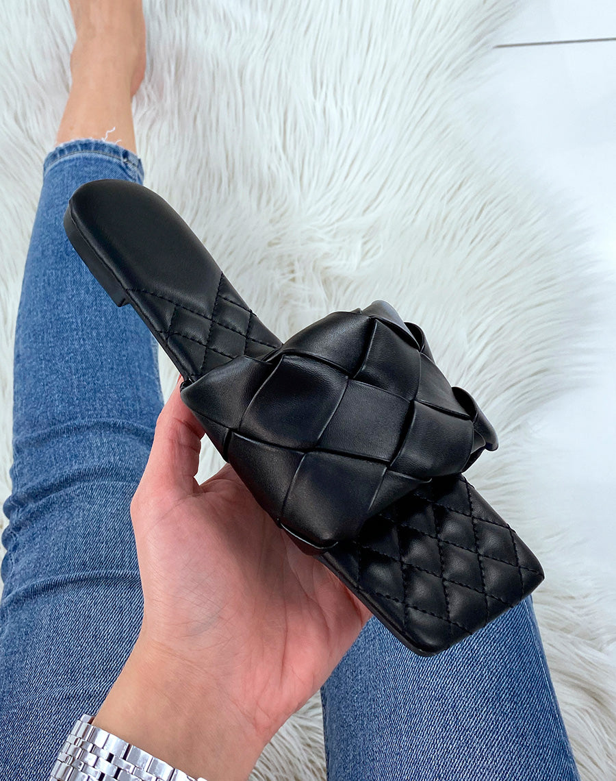 Mules plates noires damier et bout carré