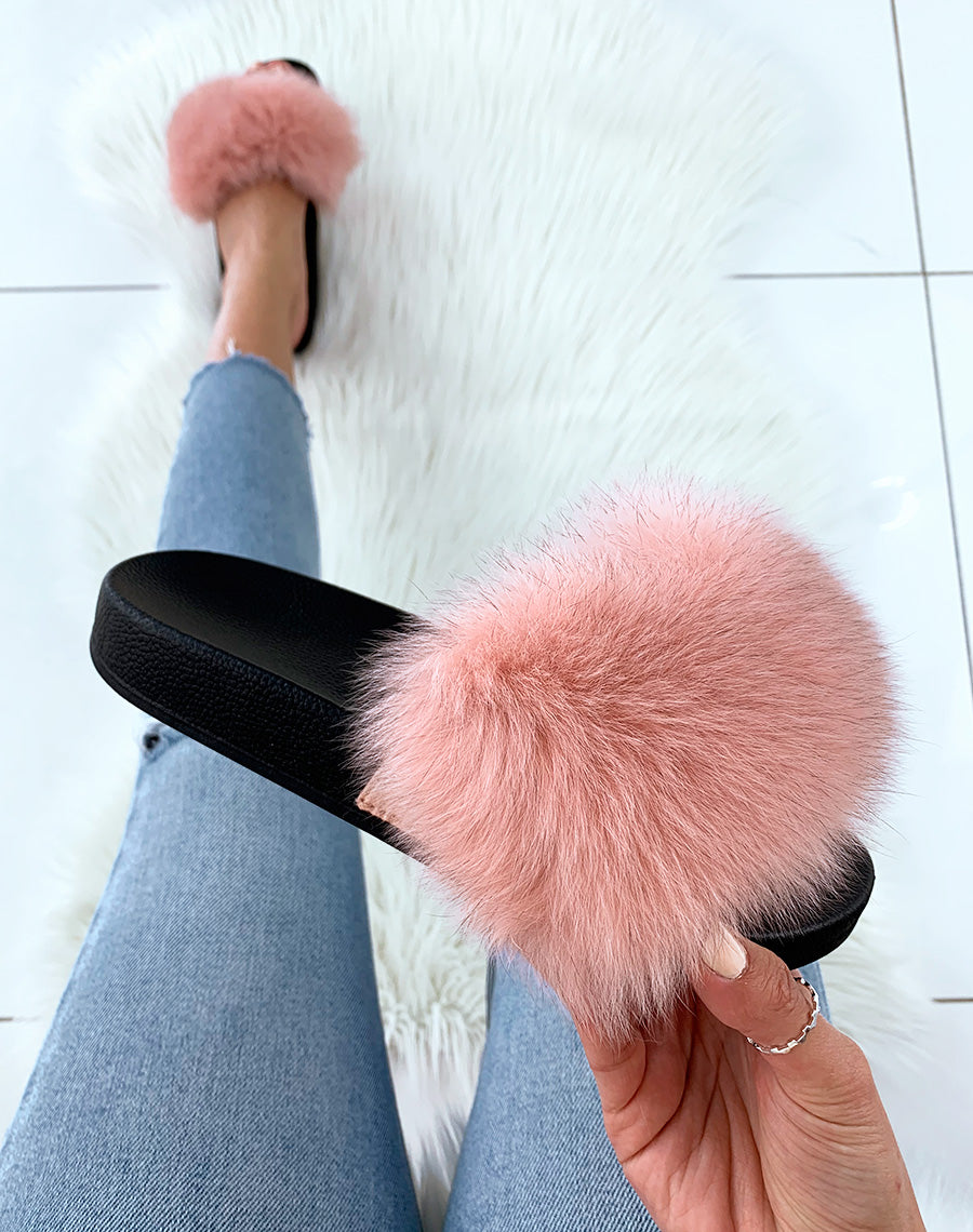 Mules roses en fourrure à semelles épaisses