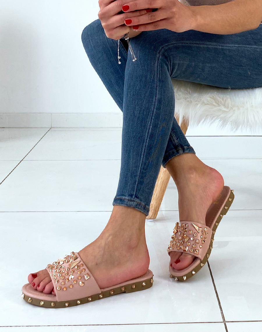 Mules roses poudrées cloutées