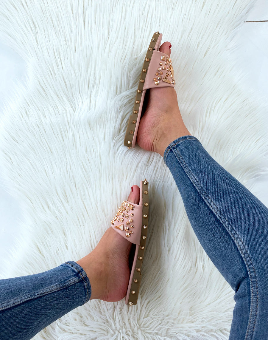 Mules roses poudrées cloutées