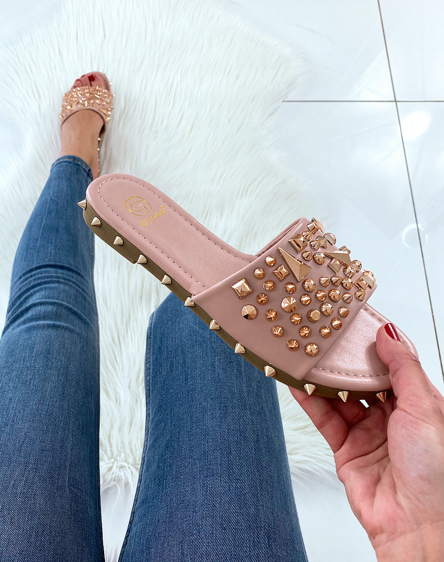 Mules roses poudrées cloutées