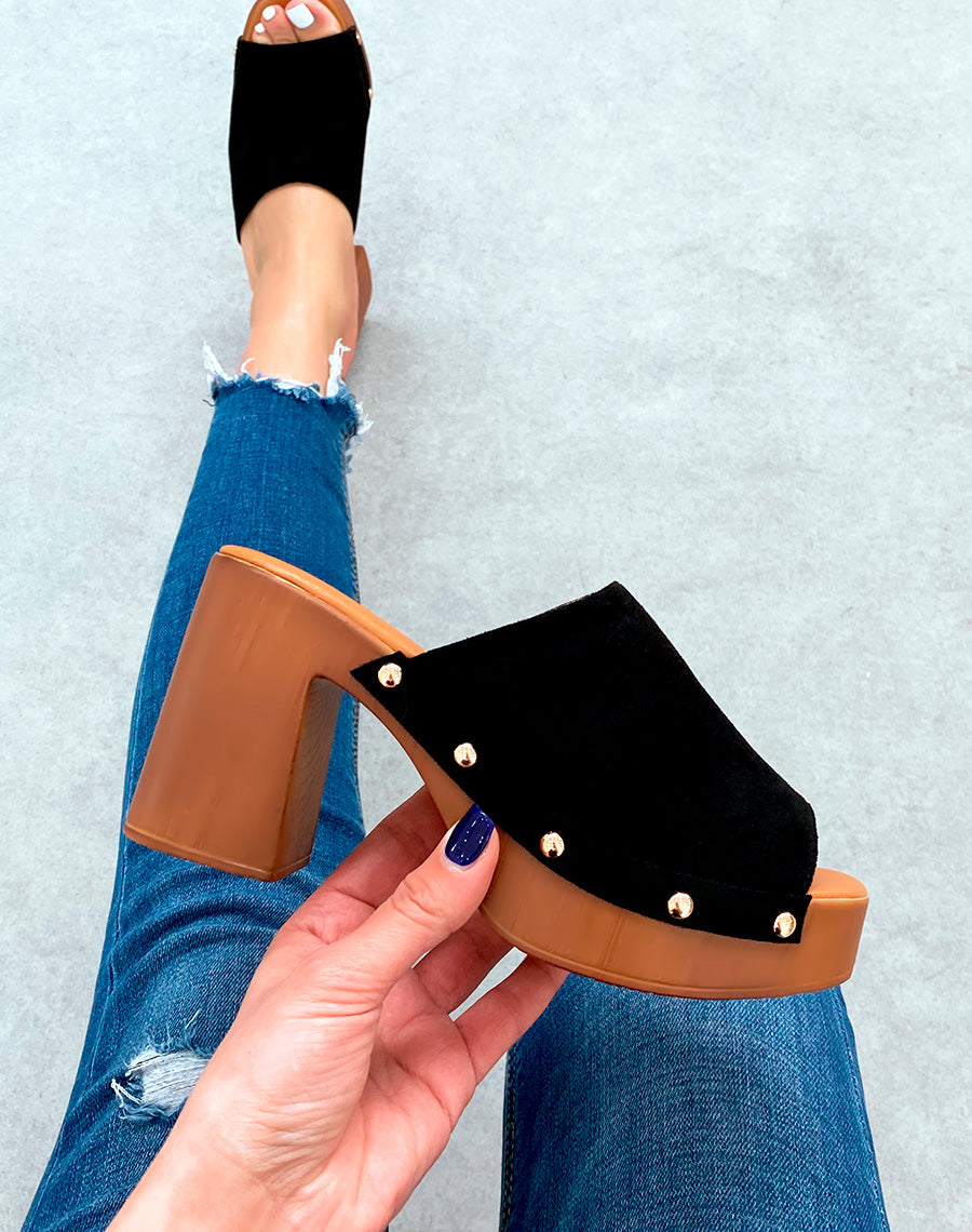 Mules sabots noires à talons carré en suédine