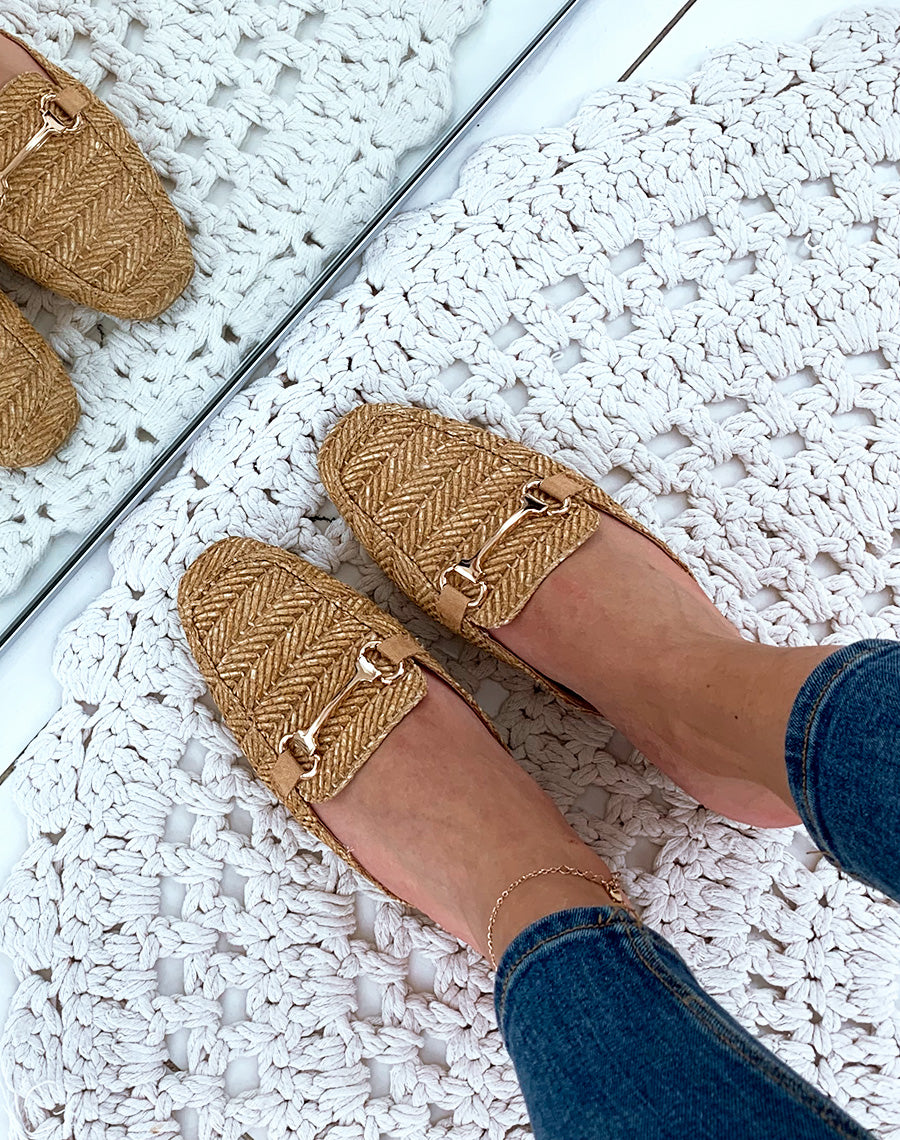 Mules style mocassins en osier camel