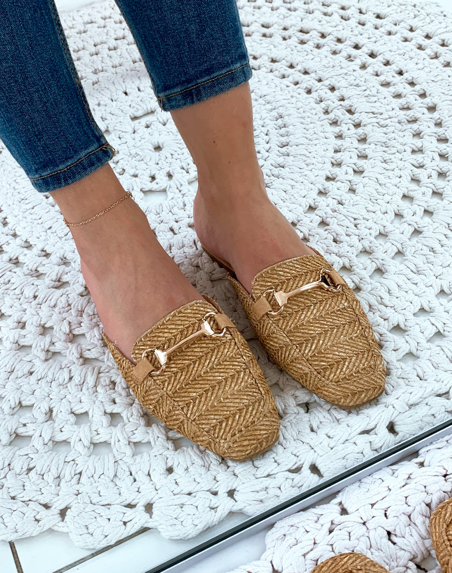 Mules style mocassins en osier camel
