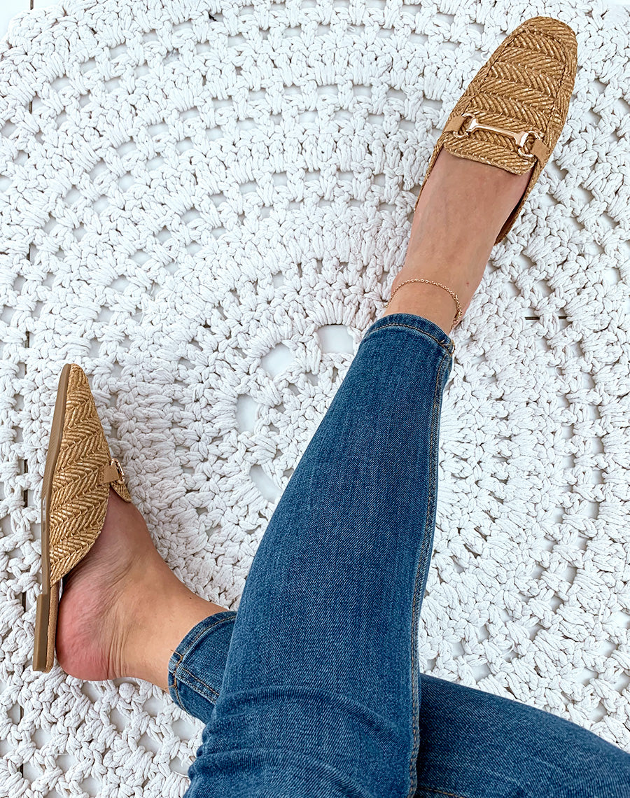 Mules style mocassins en osier camel