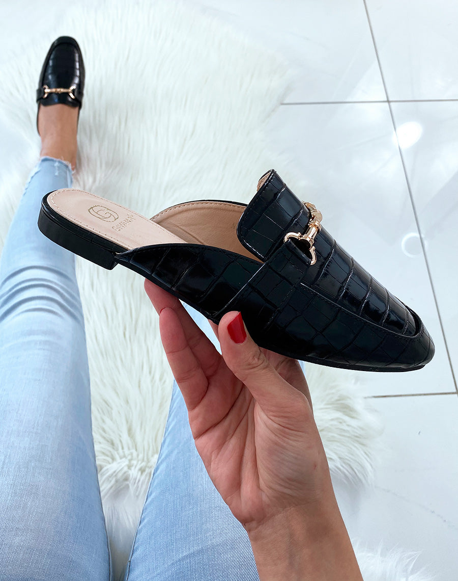 Mules style mocassins noires croco à brides