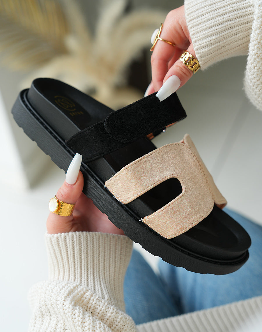 Mules Suédine Beige Modernes avec Bride en H et Fermeture Scratch – Confort et Style