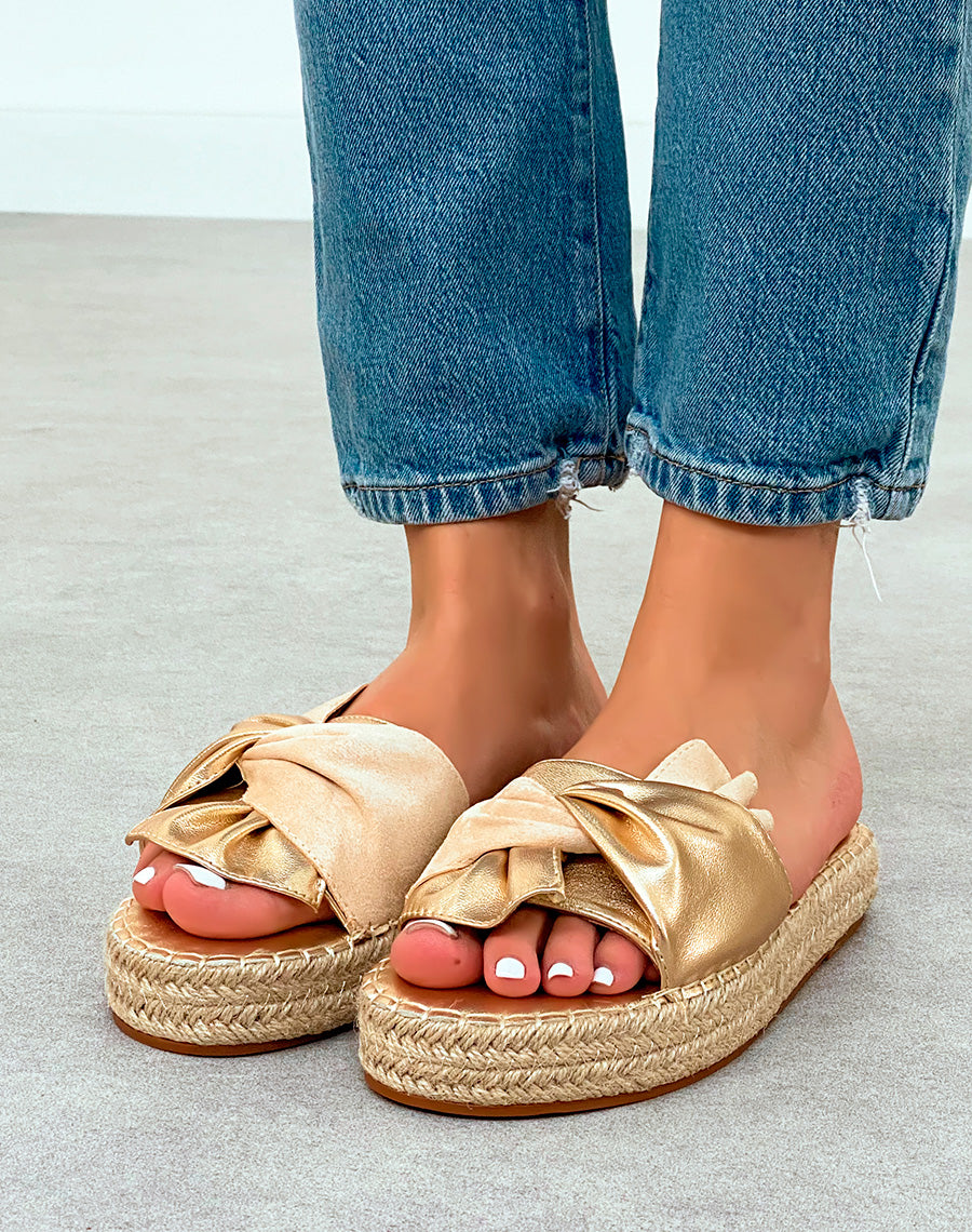 Mules Tendance en Suédine Beige avec Semelle en Corde et Nœud Doré