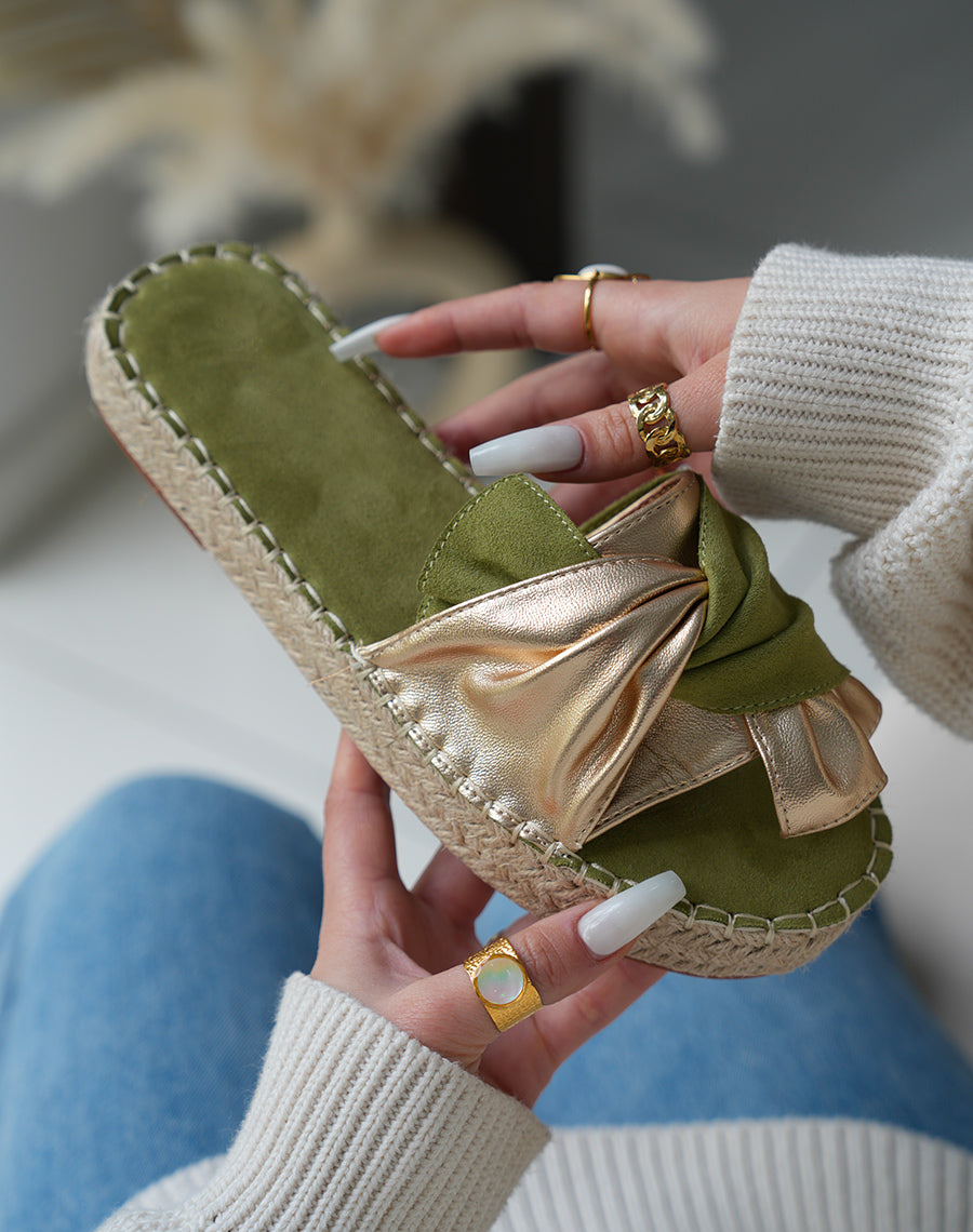 Mules Tendance en Suédine verte avec Semelle en Corde et Nœud Doré