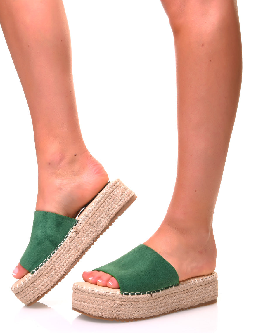 Mules vertes à plateforme en suédine