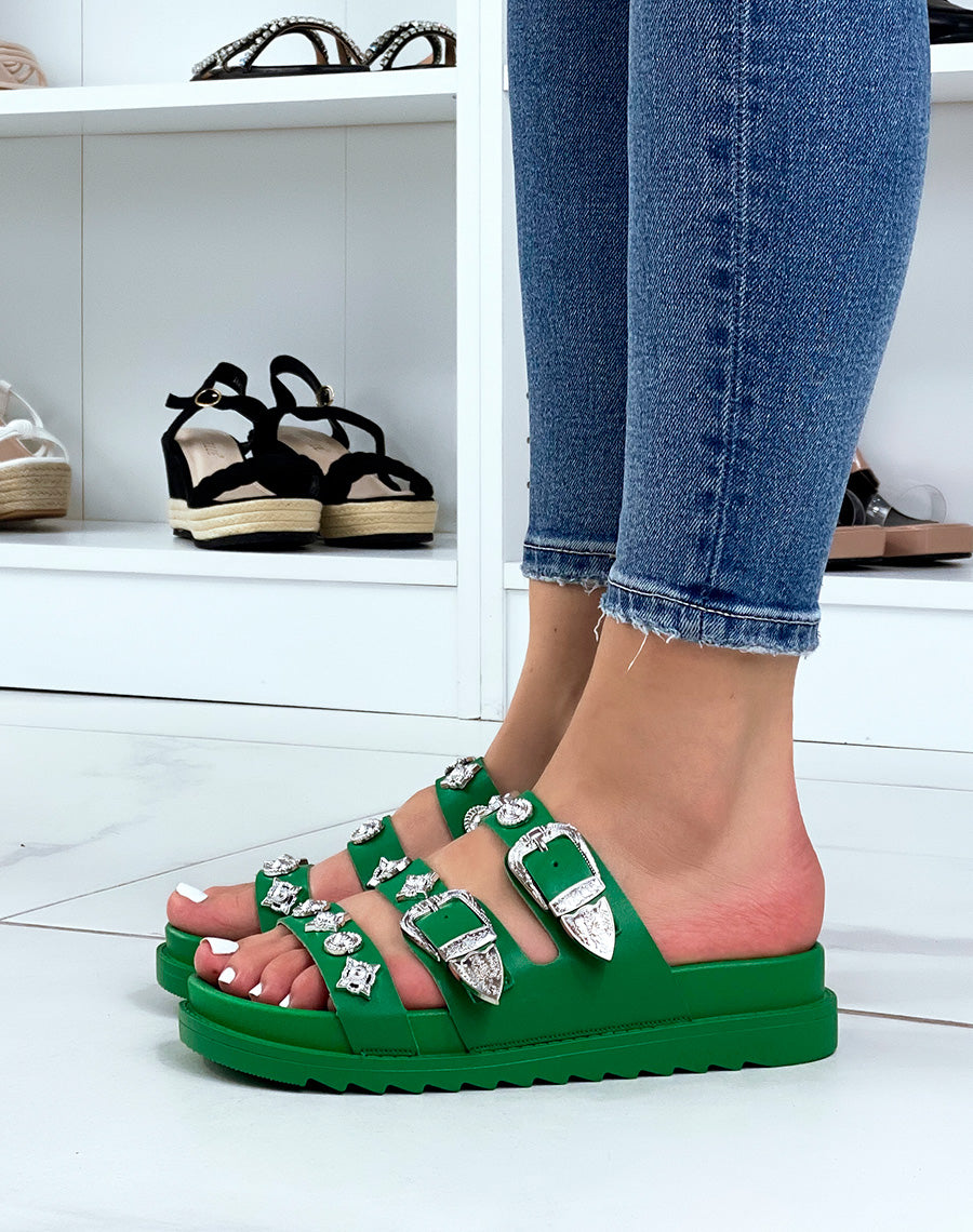 Mules vertes à triple brides à bijoux argentés