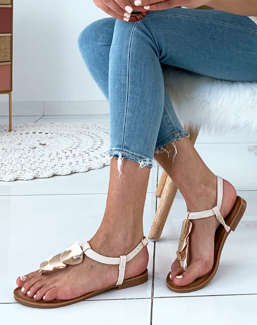 Nu-pied beige à bijoux dorée rond