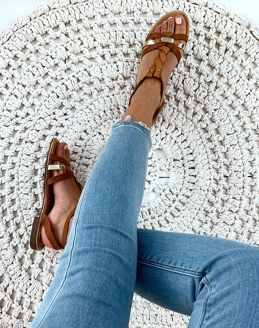 Nu-pied camel à multiples brides