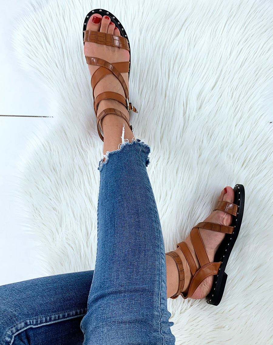 Nu-pied camel à semelle cloutée