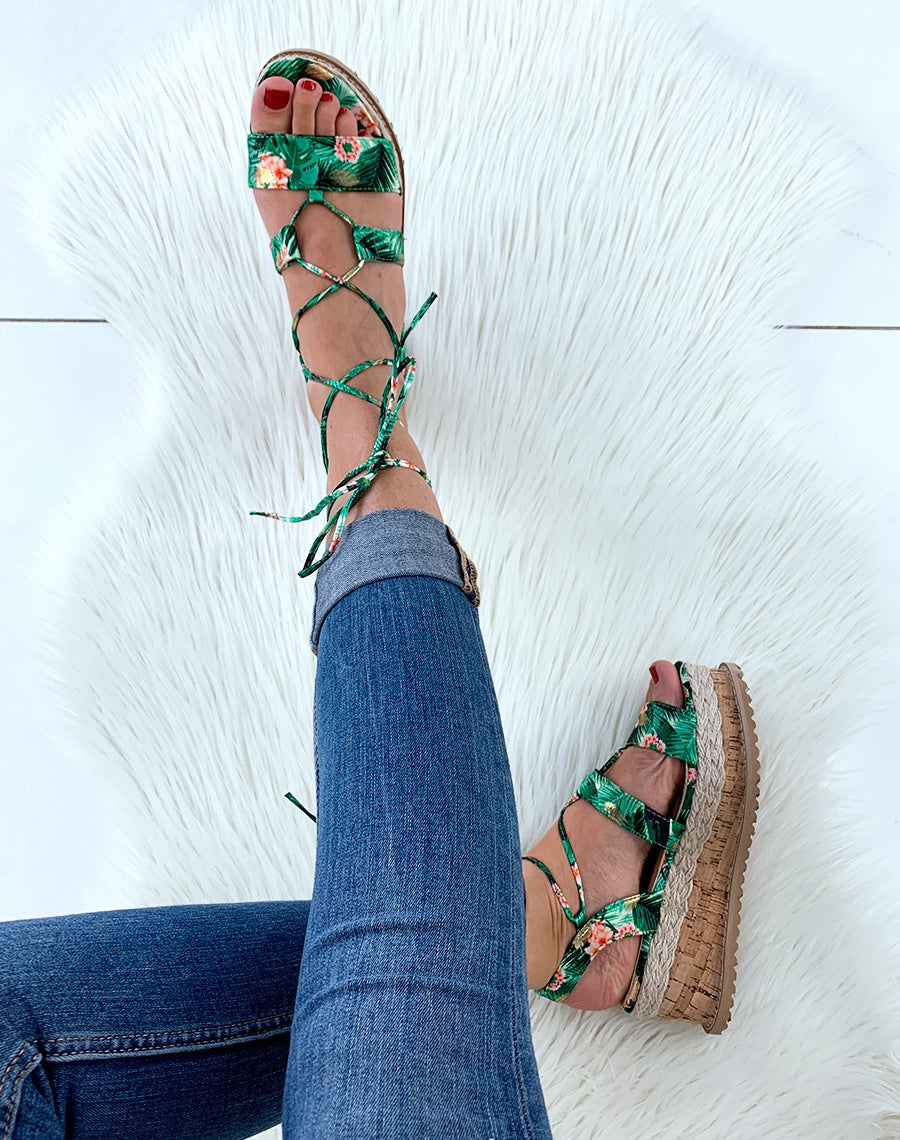 Nu-pied compensé verte à fleur