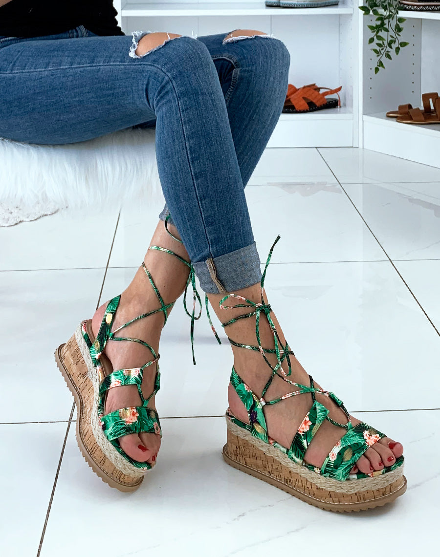 Nu-pied compensé verte à fleur