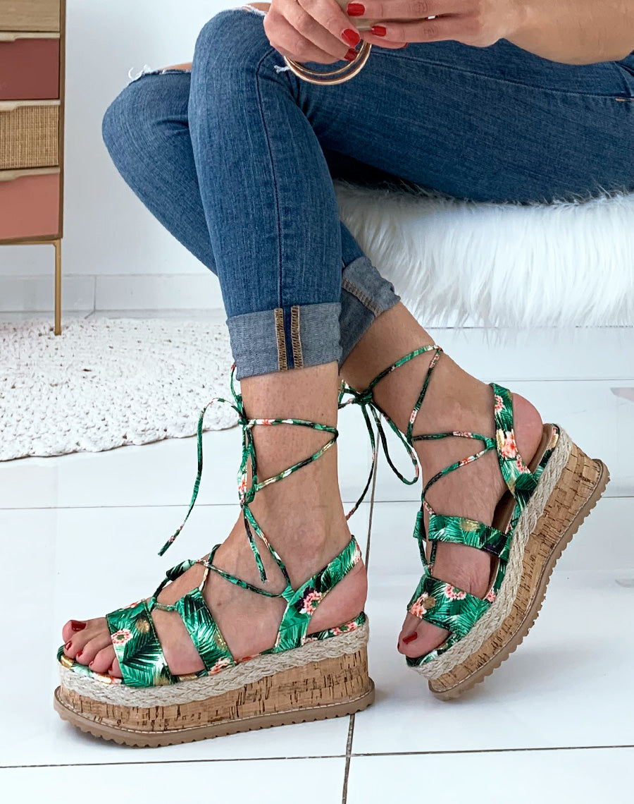 Nu-pied compensé verte à fleur