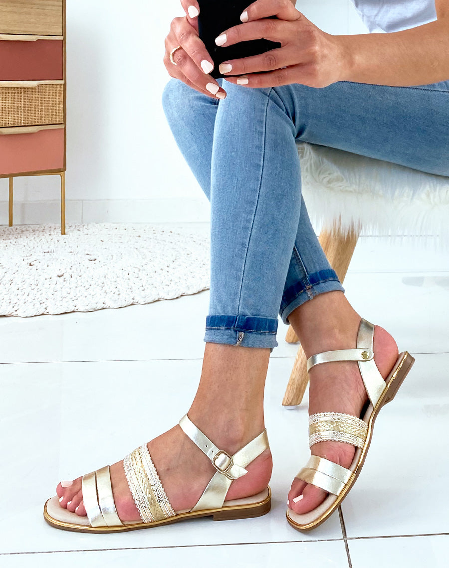 Nu-pied dorée en cuir à bride tressée