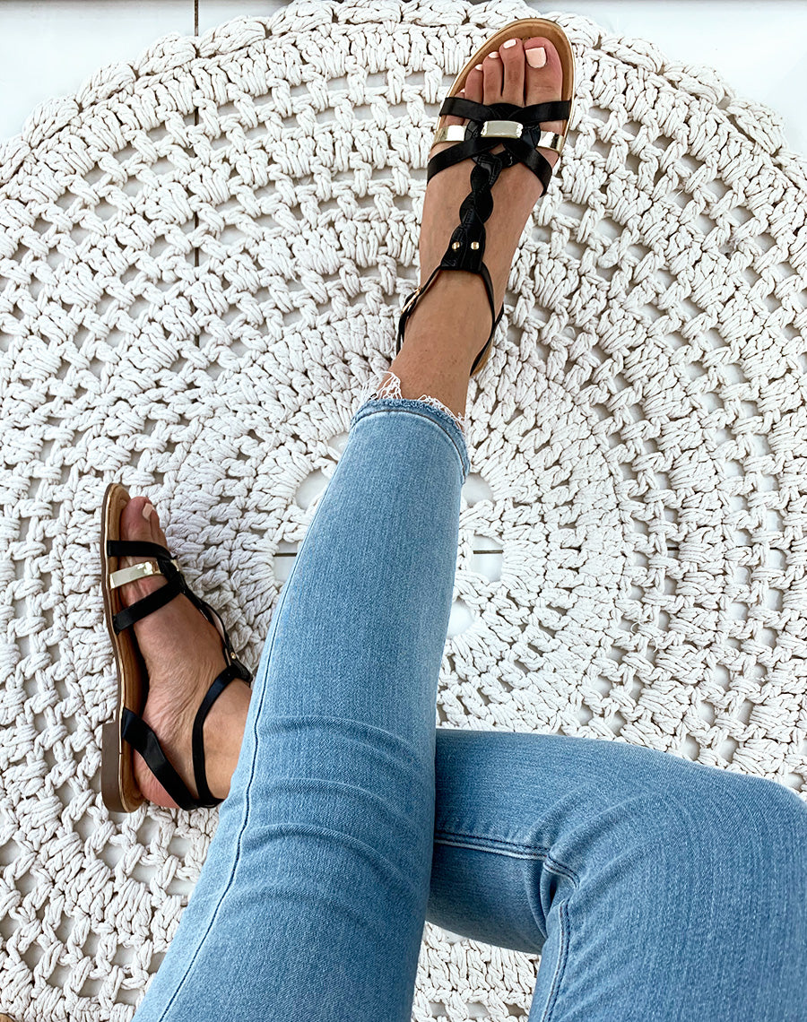 Nu-pied noire à multiples brides noires et dorées