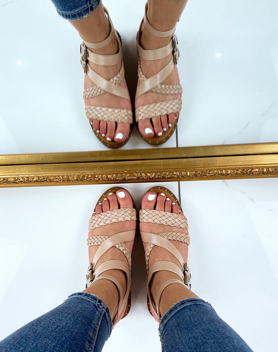 Nu-pieds beige à multiples brides tressées et lisses