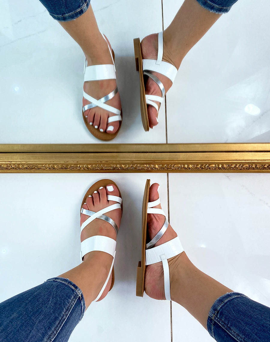 Nu-pieds blancs à brides entrecroisées