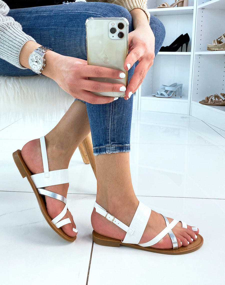 Nu-pieds blancs à brides entrecroisées