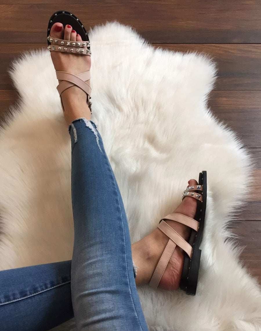 Nu pieds à brides cloutés roses