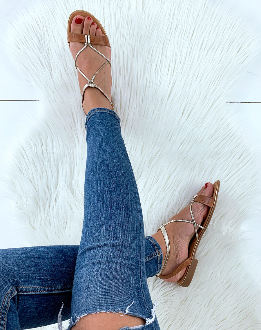 Nu-pieds camel à lanière croco