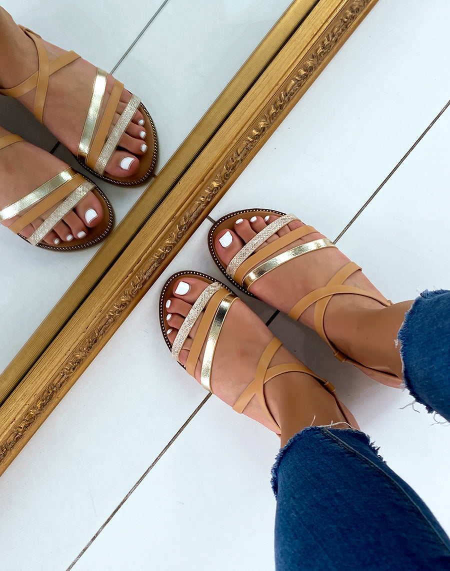 Nu-pieds camel à multiples brides et motif animalier