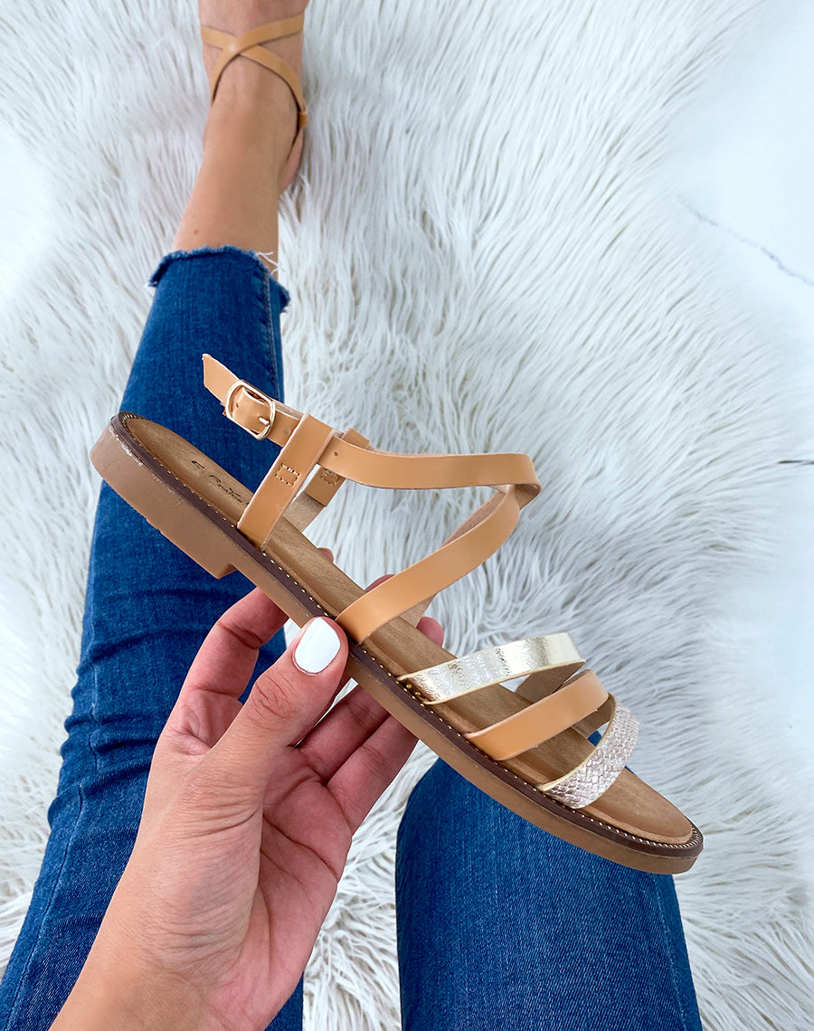 Nu-pieds camel à multiples brides et motif animalier