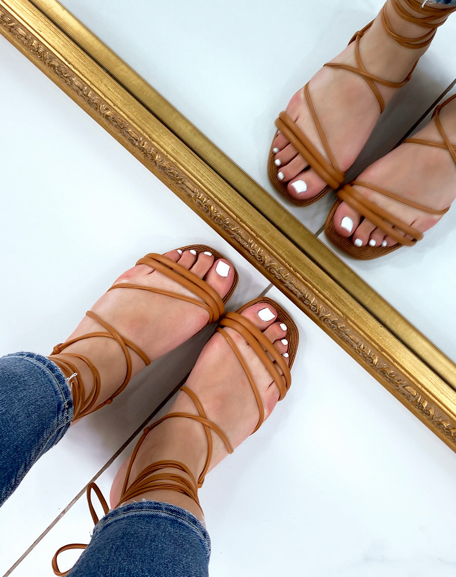 Nu-pieds camel à multiples brides à semelle en jute