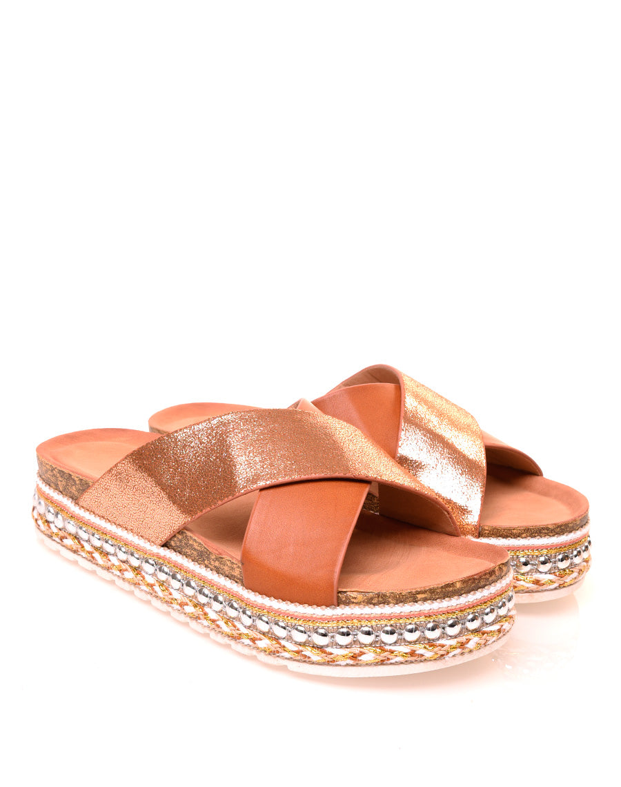 Nu-pieds camel à semelles compensées à détails