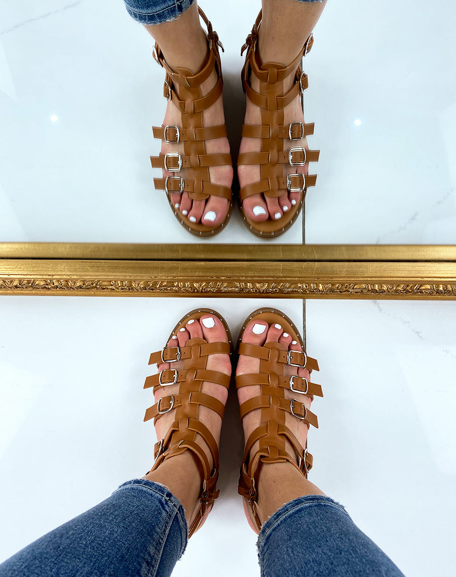 Nu-pieds camel style spartiate