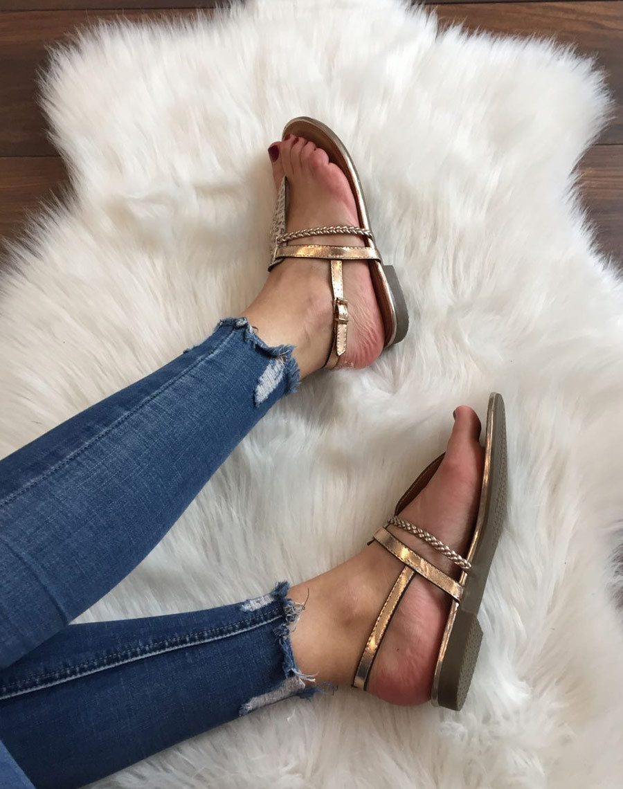 Nu-pieds champagne à lanière central léopard