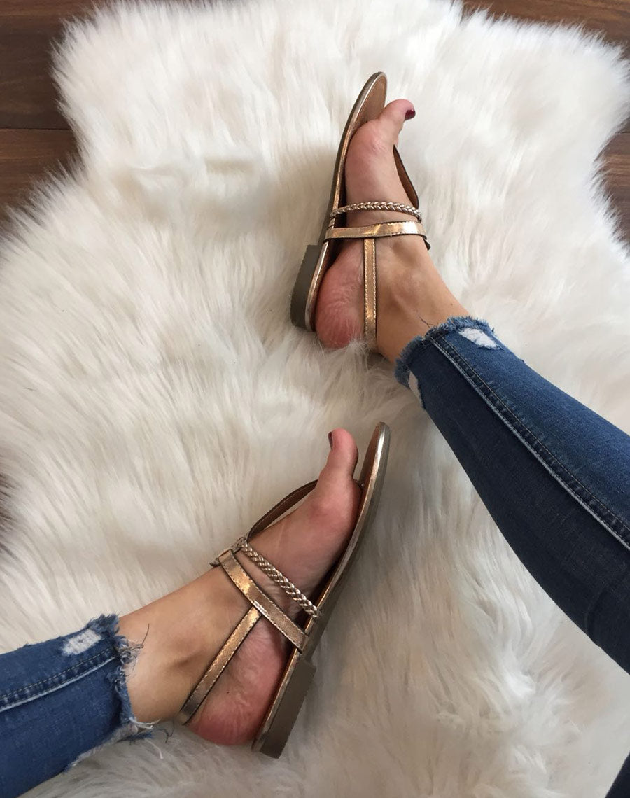 Nu-pieds champagne à lanière central léopard