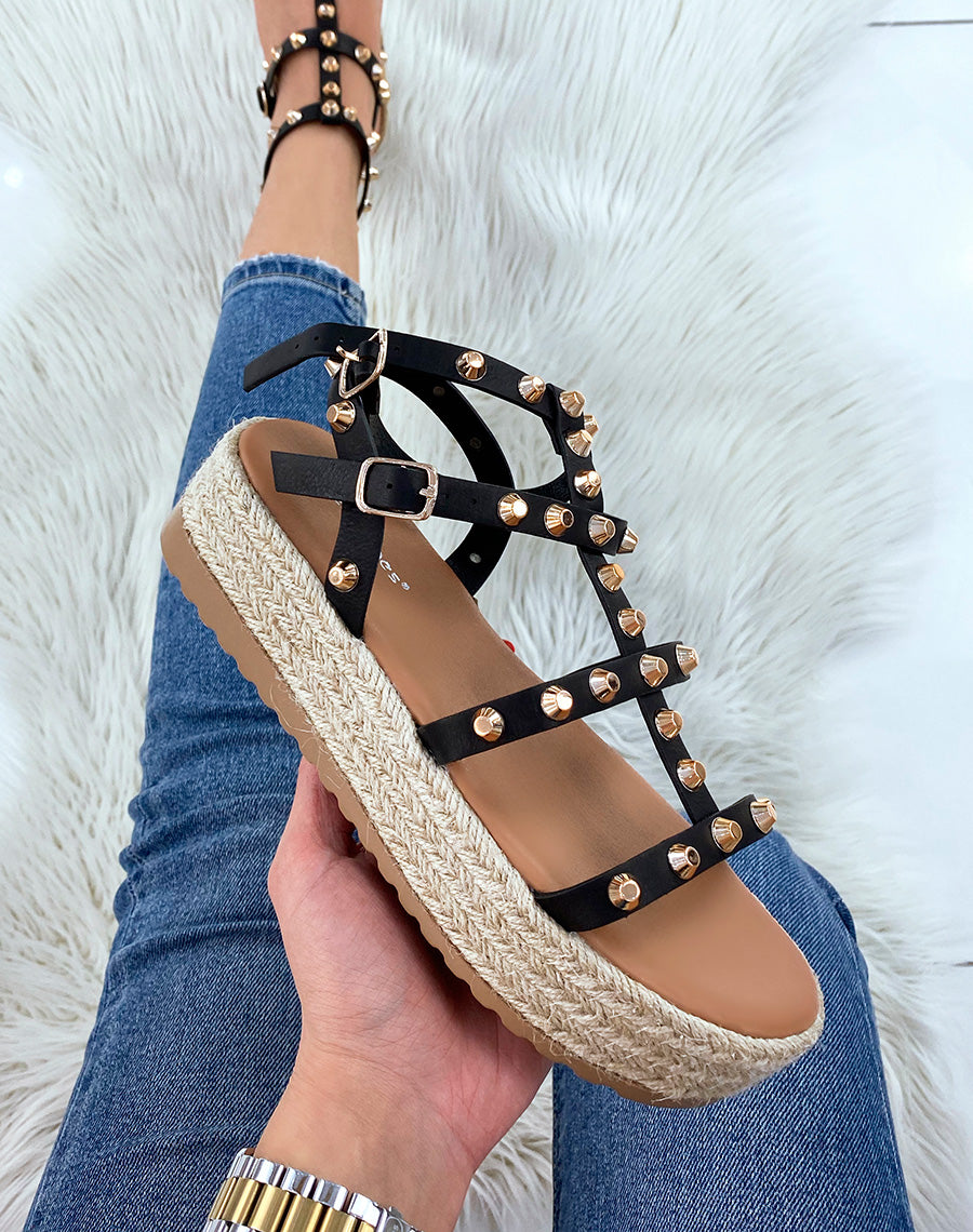 Nu-pieds compensés noirs cloutés