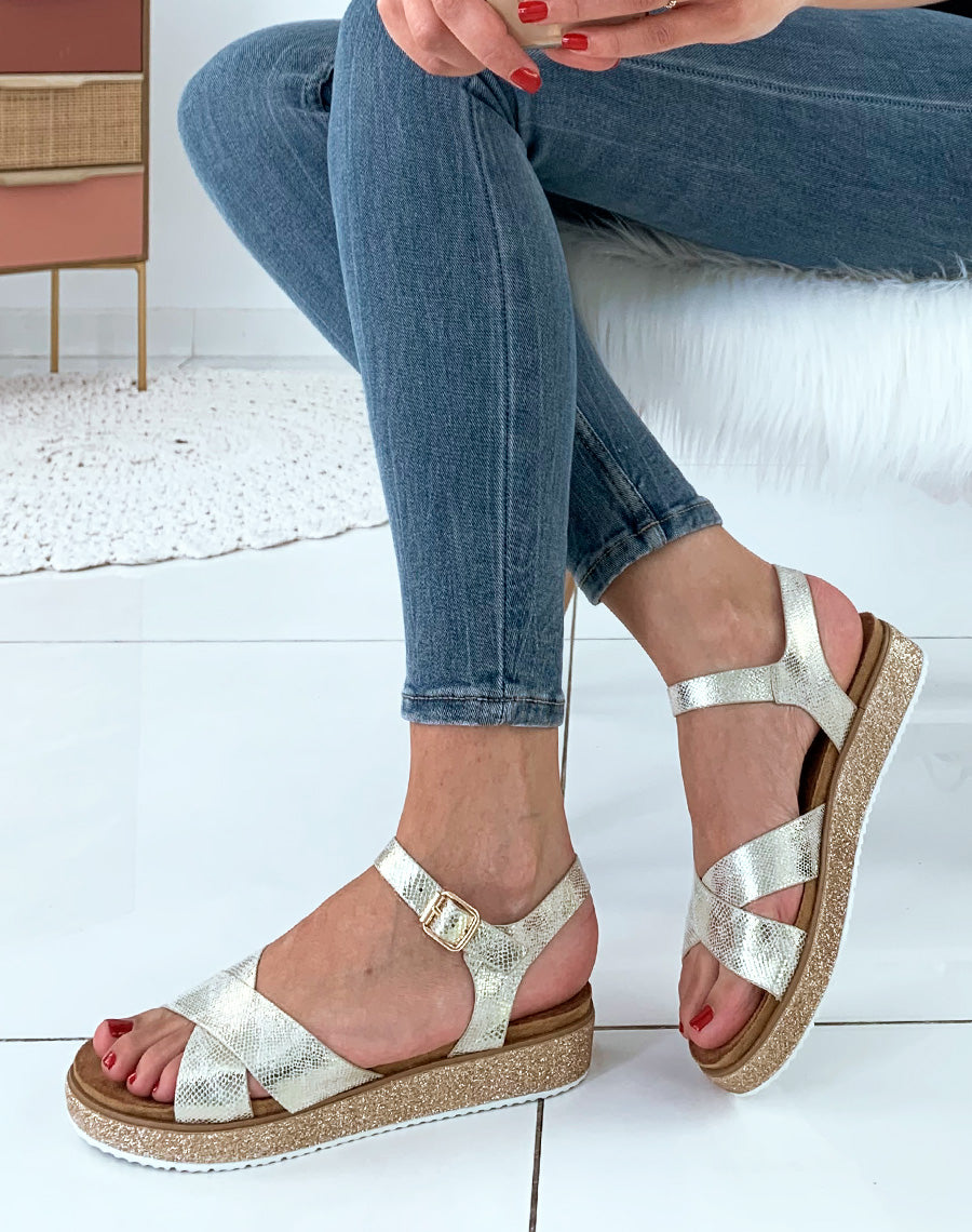 Nu-pieds dorées peau de serpent