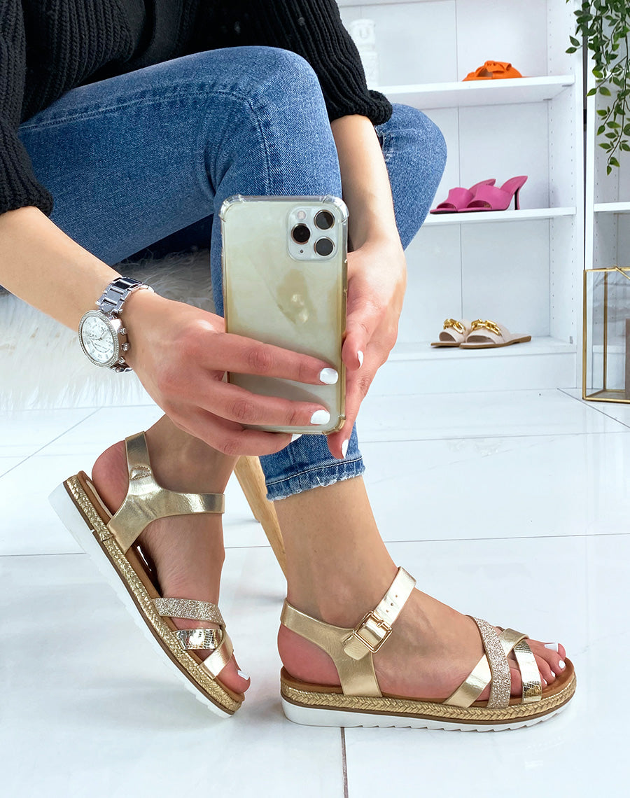 Nu-pieds dorés à brides entrecroisées