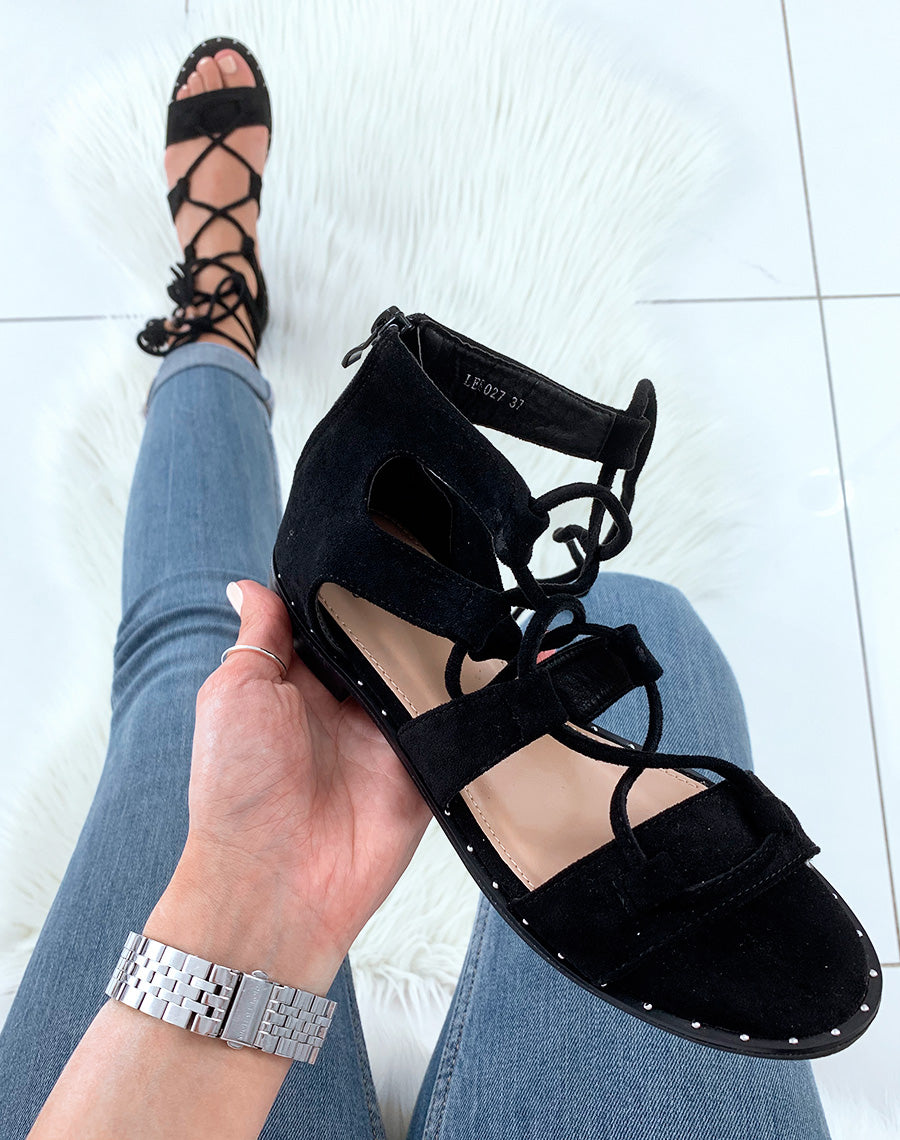 Nu-pieds en suédine noirs à multibrides entrecroisées