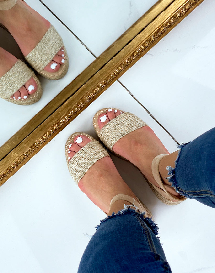 Nu-pieds en toile de jute à plateforme